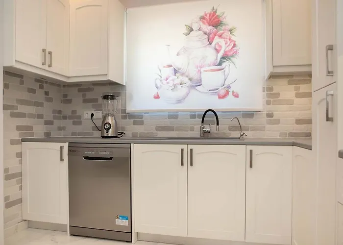 아파트 The Back Yard