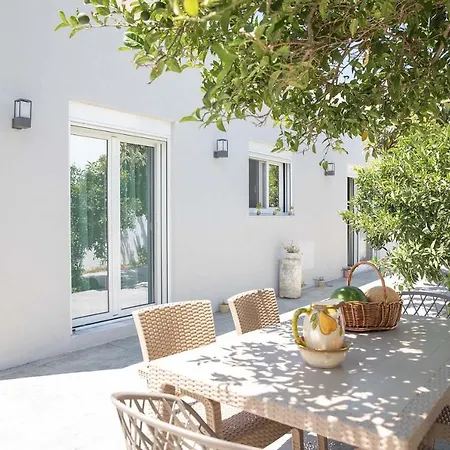 The Back Yard Kardamena (Kos)
