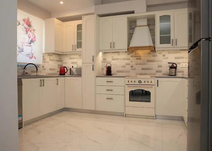 The Back Yard Kardamena (Kos)