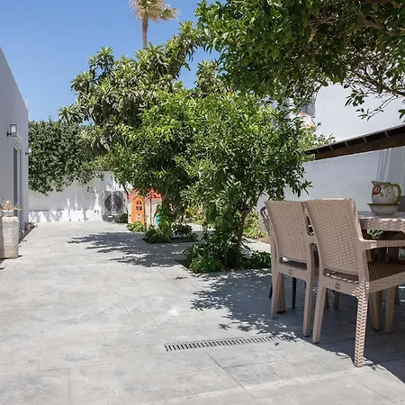 The Back Yard アパート *